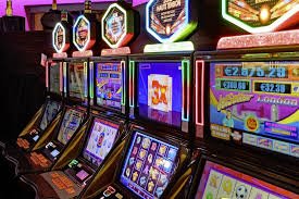 top12toto platform interface showing football markets, live-dealer tables, and slot games